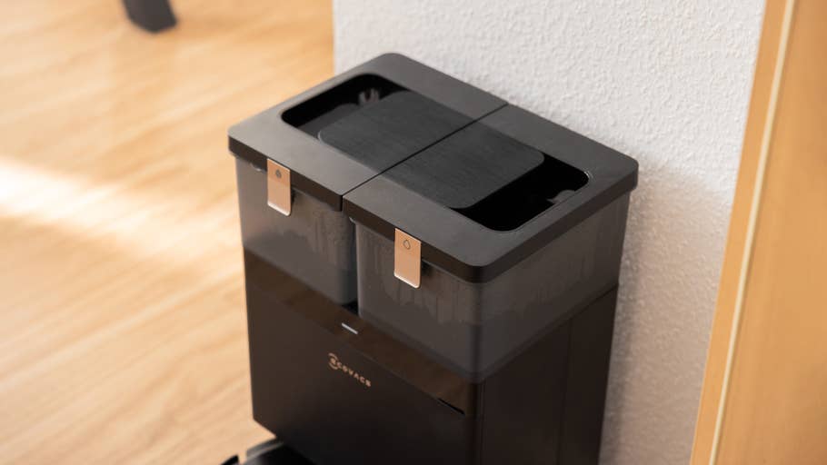 Double dust container of the Ecovacs Deebot X8 Pro Omni robot vacuum cleaner.
