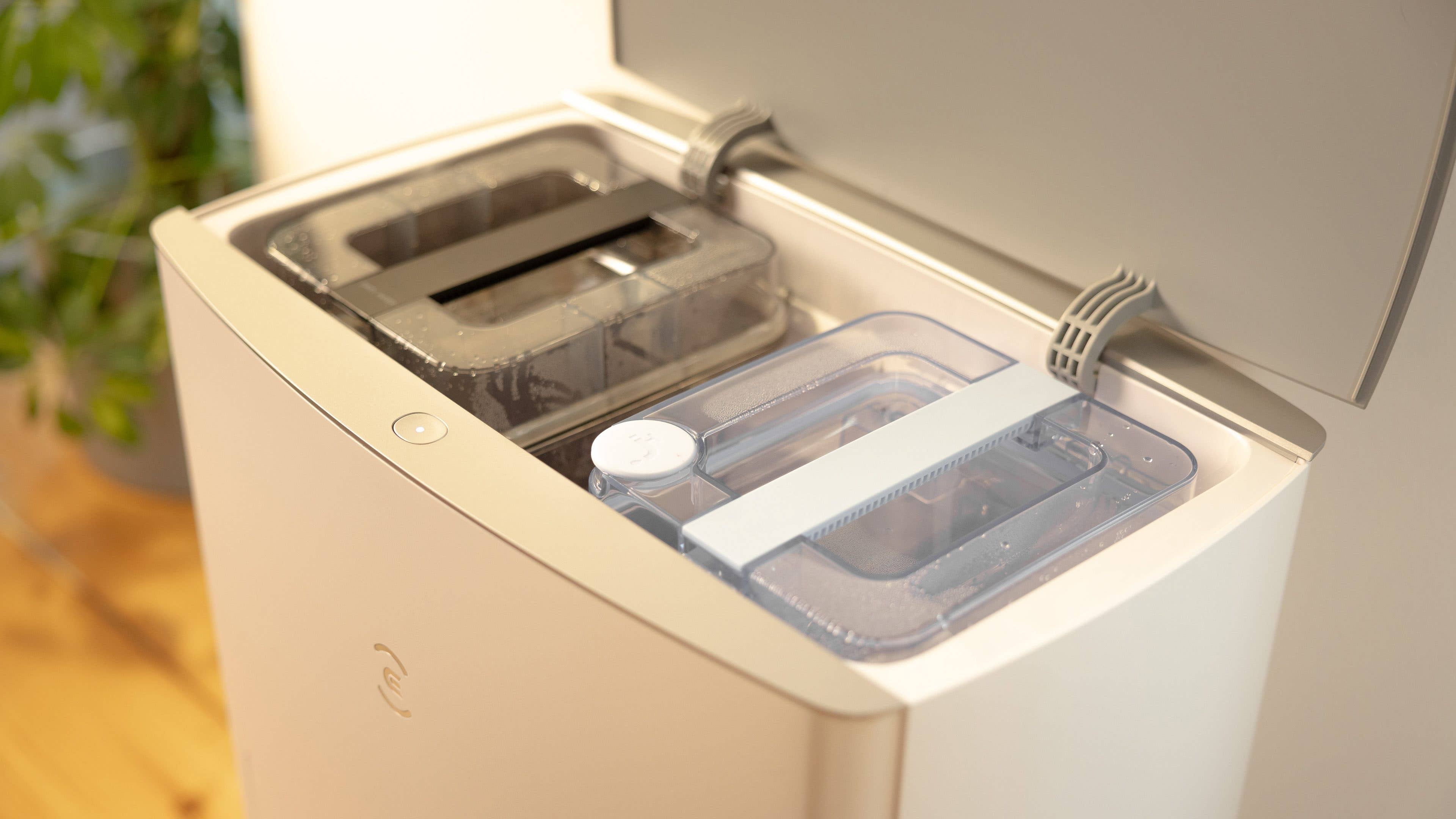 Ecovacs Deebot T20 Omni base station opened