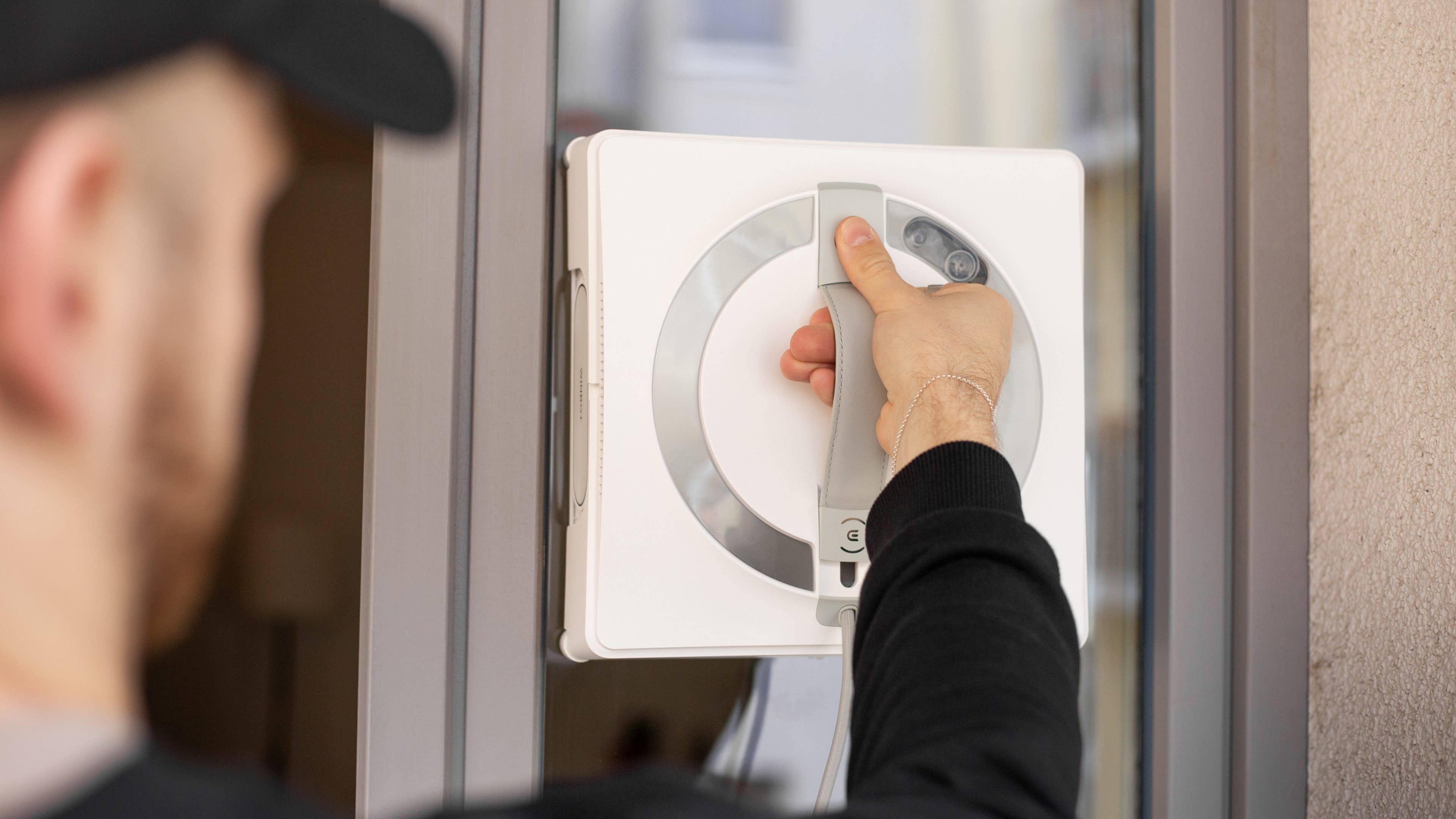 Hold on for dear life until you are given the command to safely remove your hand!