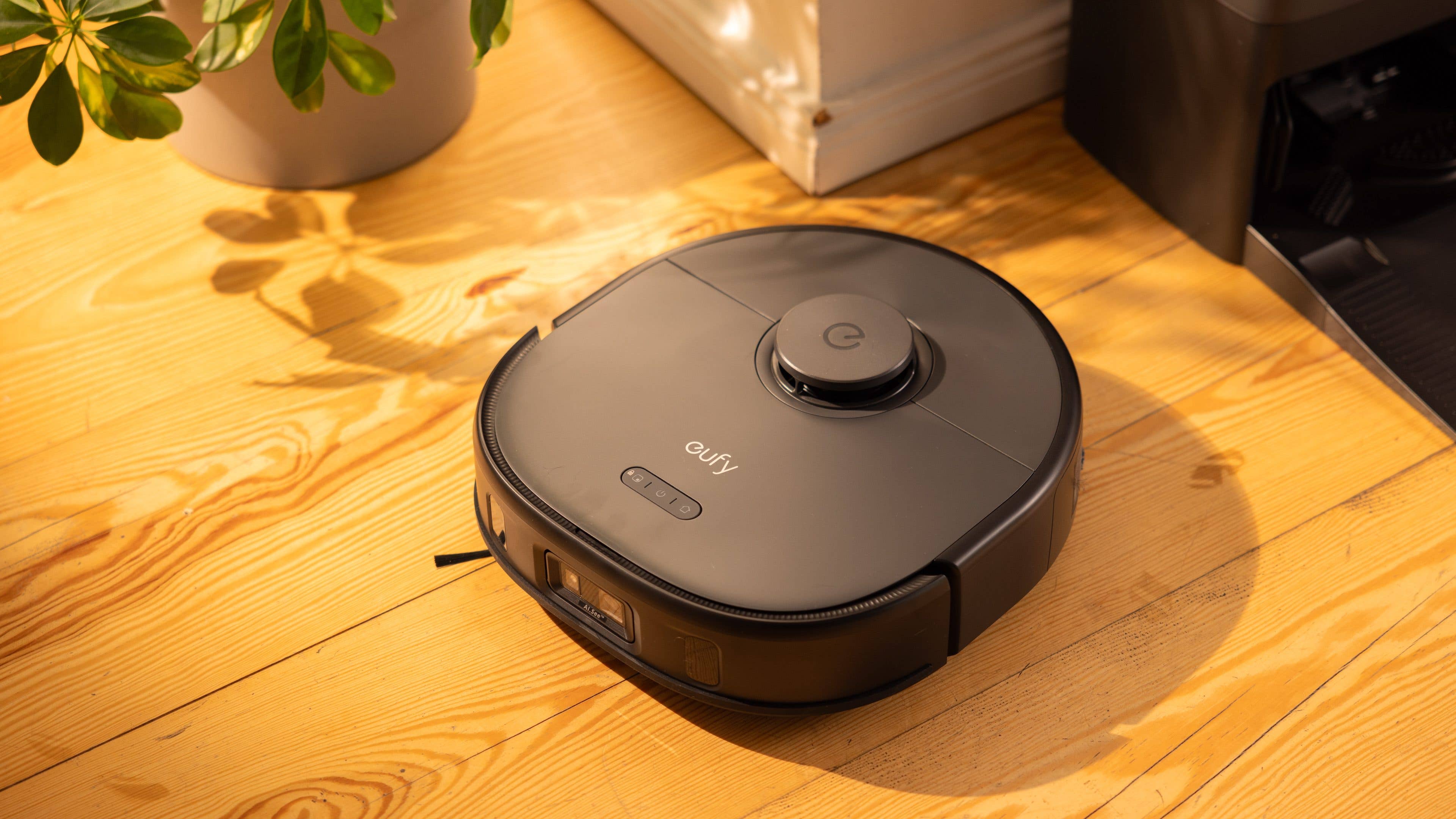 The eufy X10 Pro Omni is not only compact in size but the base station also takes up very little space.