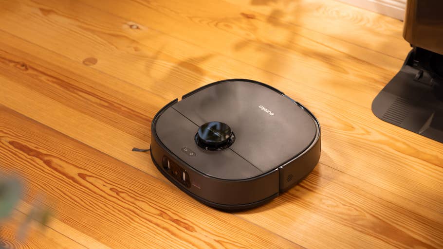 A birdu0027s eye view of the Eureka J15 Pro Ultra birdu0027s from the side