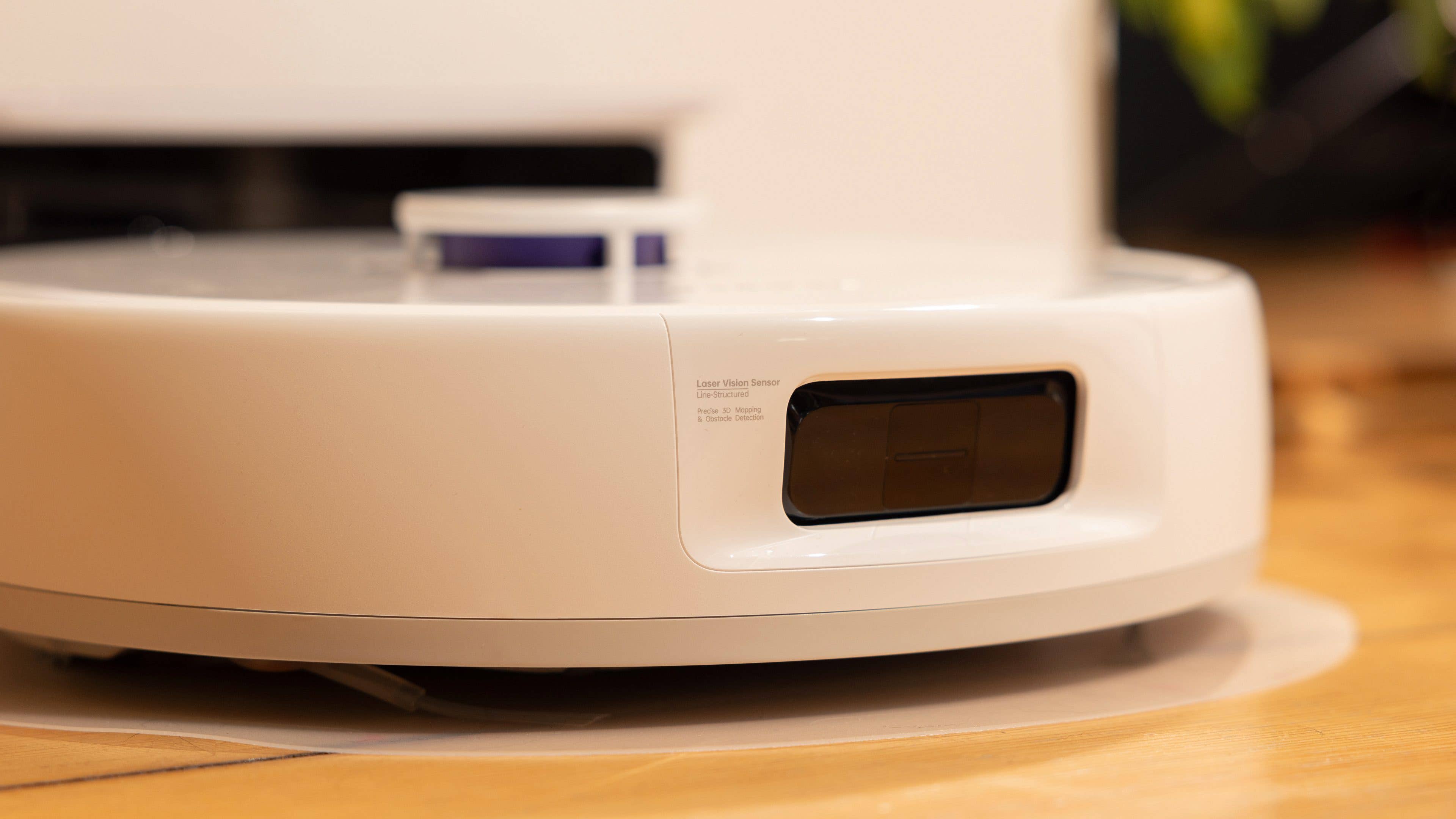 The Narwal Freo X Plus boasts excellent navigational skills.