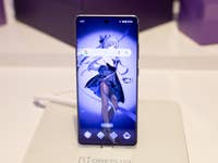 OnePlus 12R Genshin Impact Edition in detail