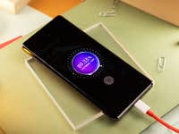 OnePlus 12 charger animation showing in the display