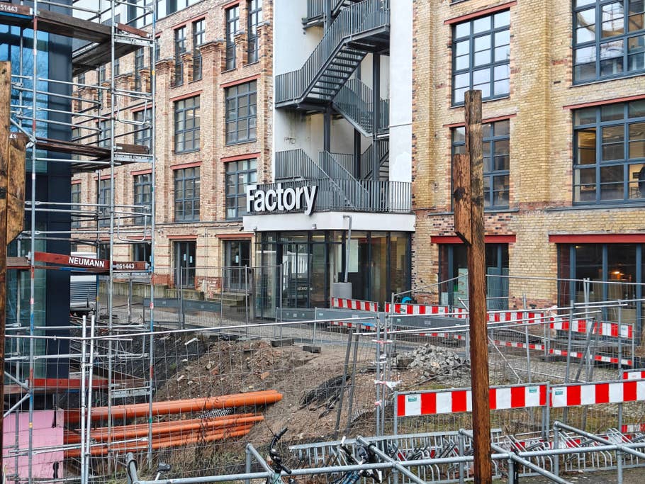 OnePlus 12R camera test samples: daylight, night, selfie