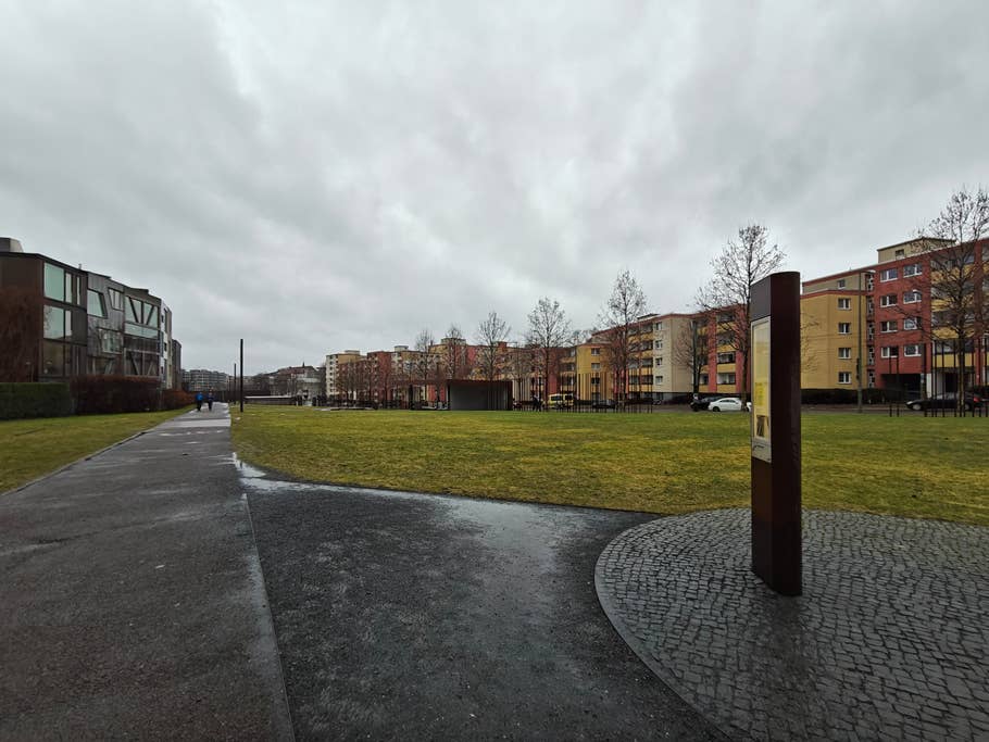 OnePlus 12R camera test samples: daylight, night, selfie