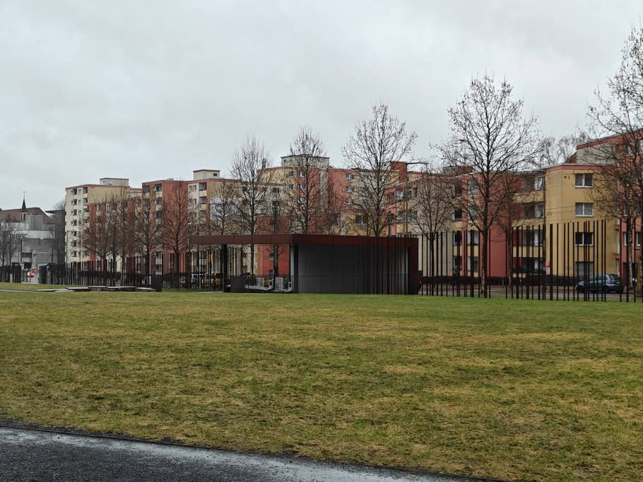 OnePlus 12R camera test samples: daylight, night, selfie