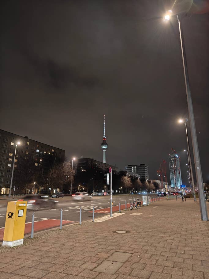 OnePlus 12R camera test samples: daylight, night, selfie