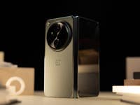 The camera module's design is very impressive.