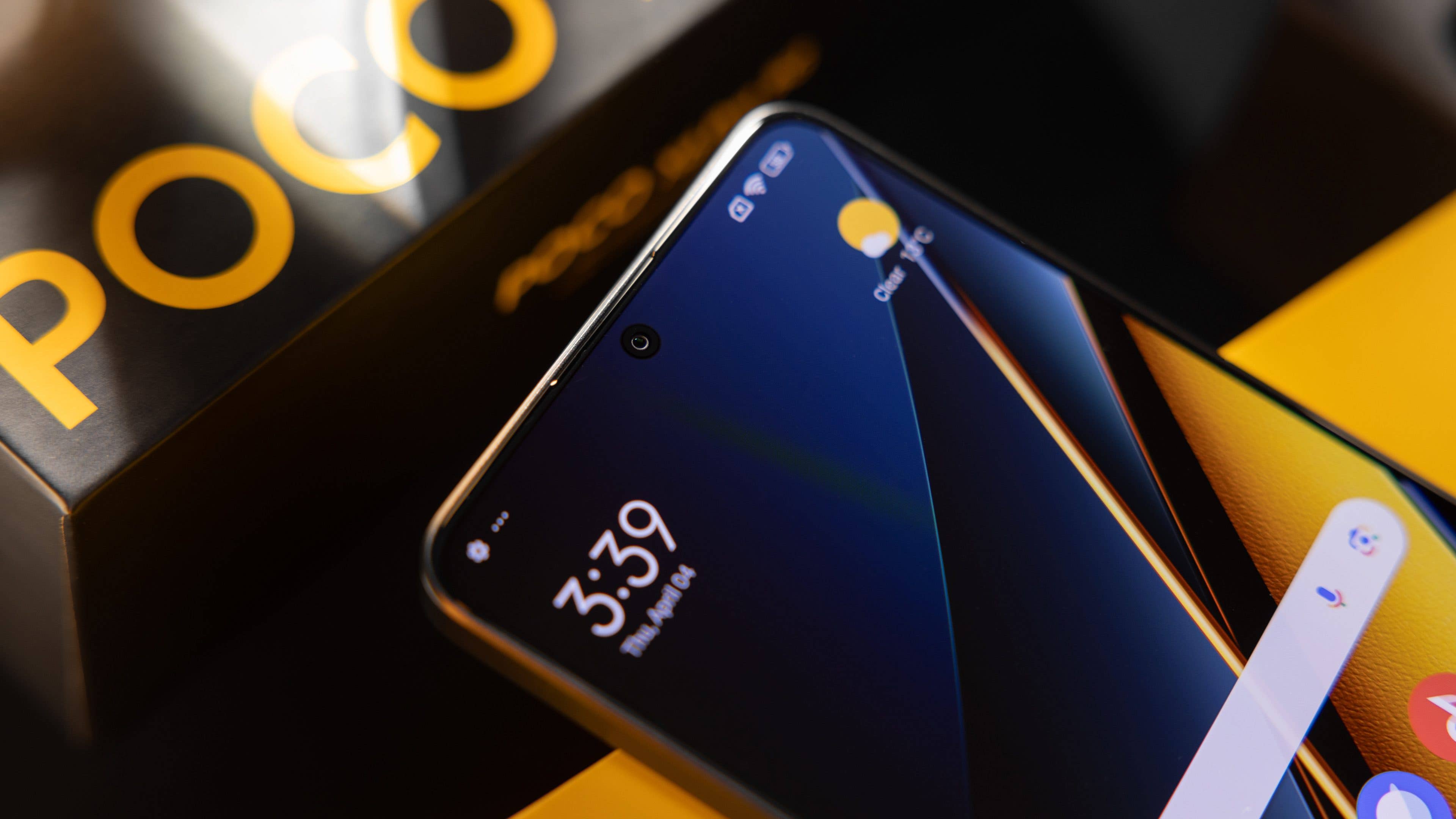 You can say the AMOLED display is flawless.