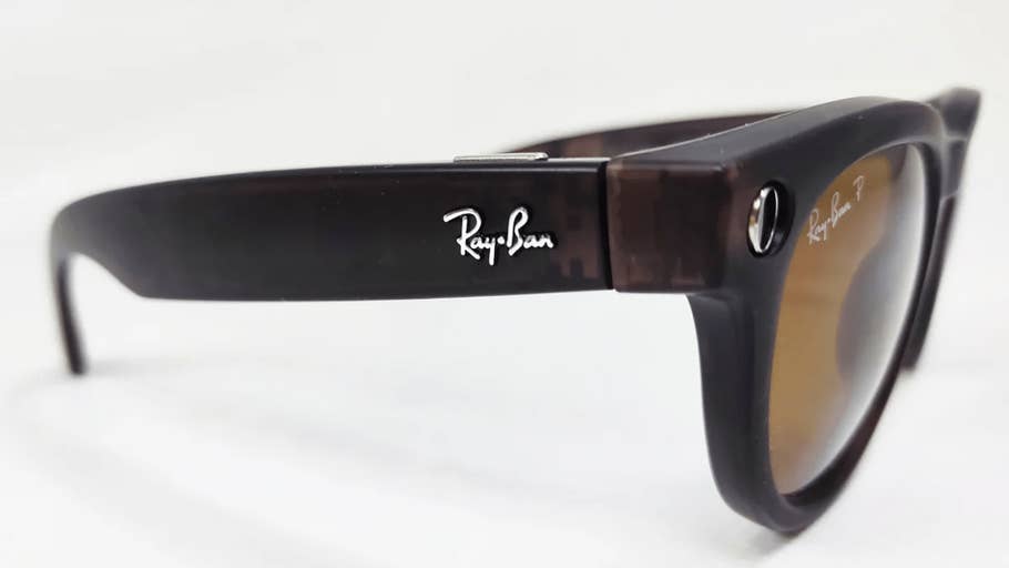 Ray-Ban Meta Headliner sunglasses with its dark frame and brown lenses.