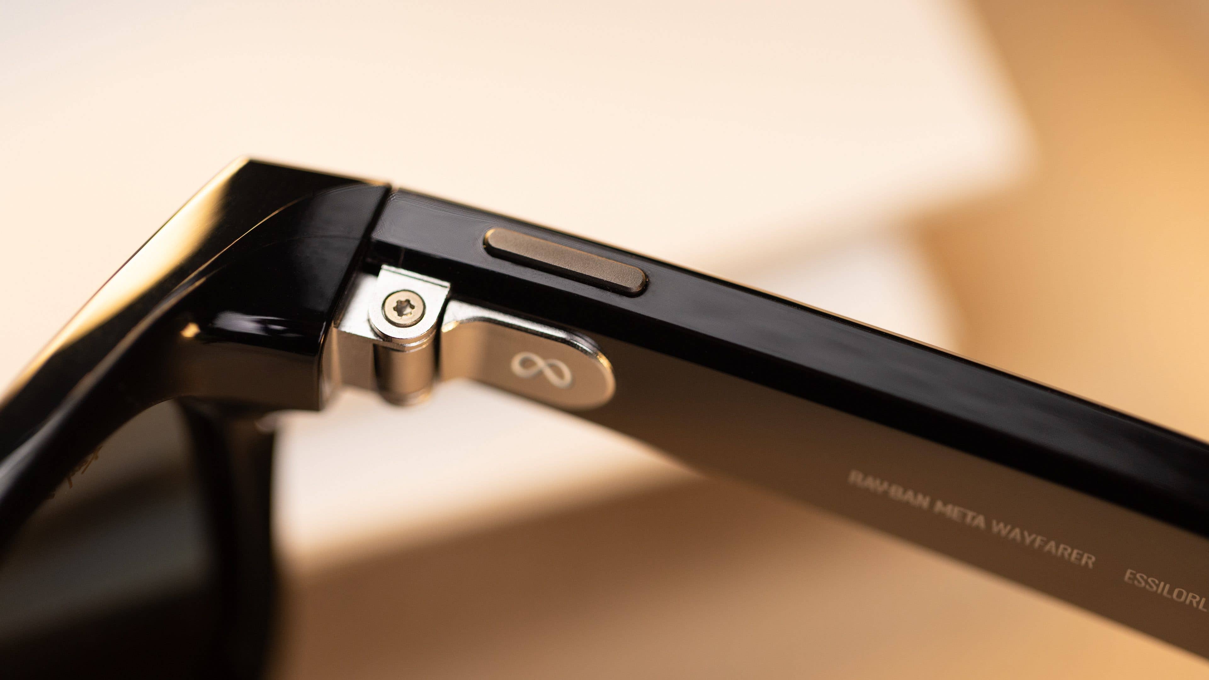 Meta Smart Glasses button for triggering photos and videos