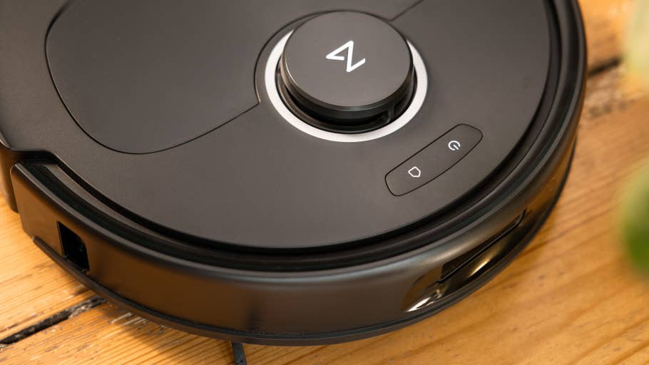 Roborock Qrevo Plus as seen from a birdu0027s eye view