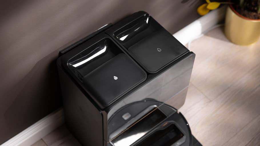 A top view of a Roborock Saros Z70 with two storage compartments.