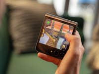 Samsung Galaxy Z Flip 5 features: Cover widgets on the outer display