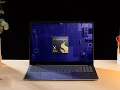 Samsung Galaxy Book 4 Edge showcasing Snapdragon X Elite logo on screen.