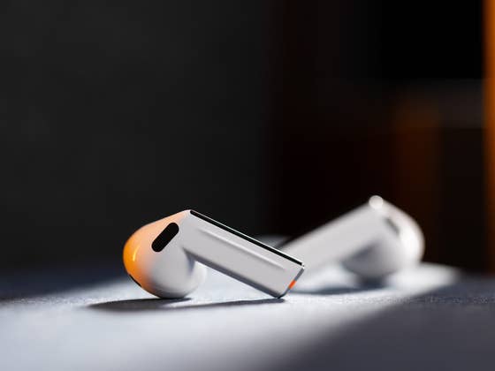 Samsung’s Galaxy Buds with AI Translate Plunge to New Low, Now 44% Off