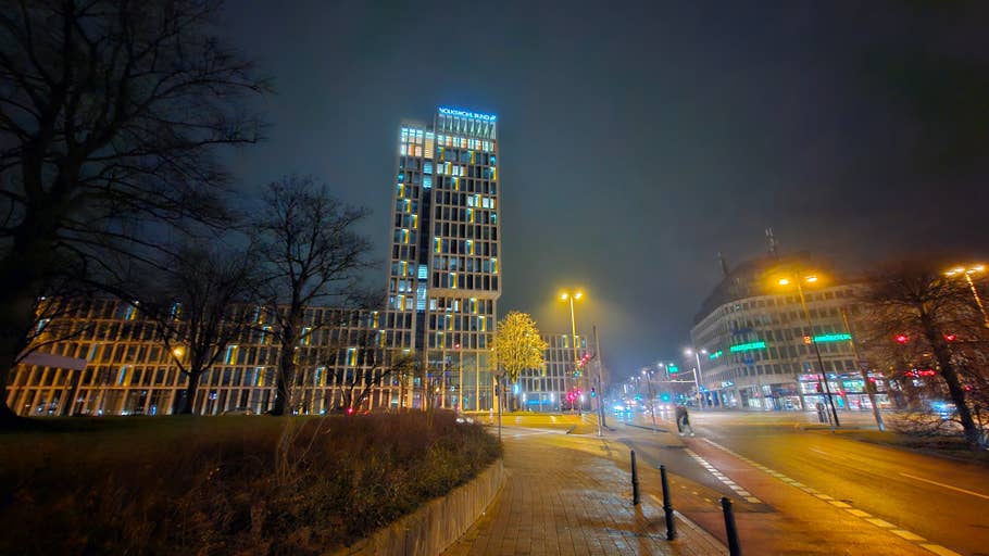 Samsung Galaxy S23 FE sample photo