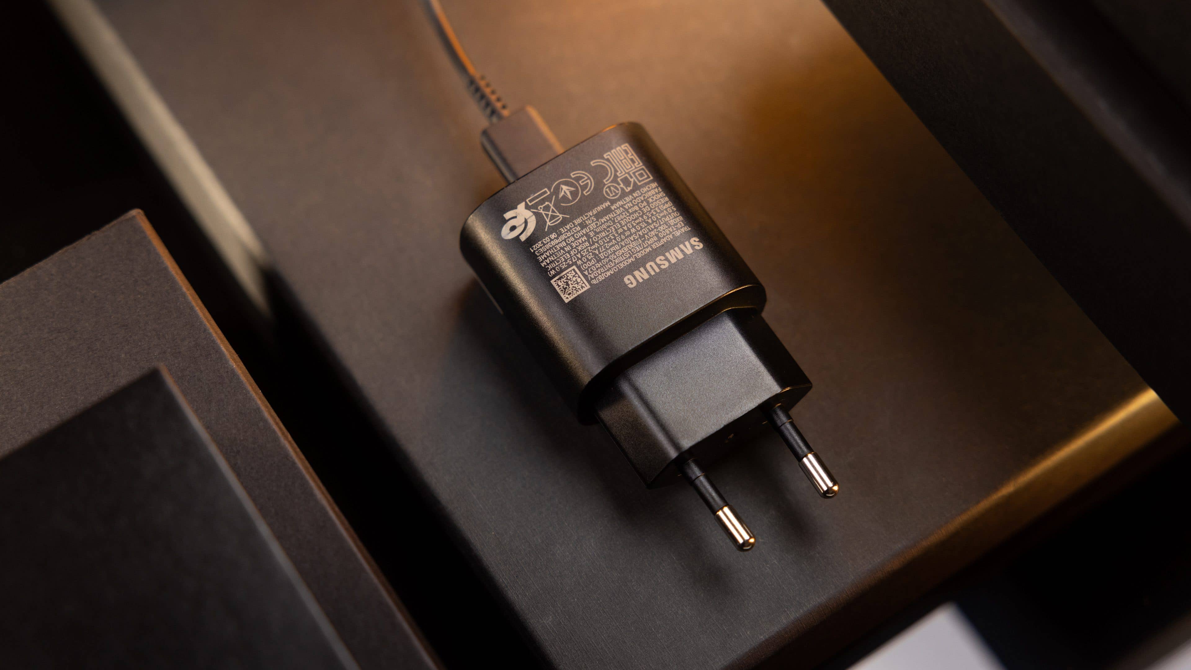 Samsung Galaxy S24 optional 25W charger