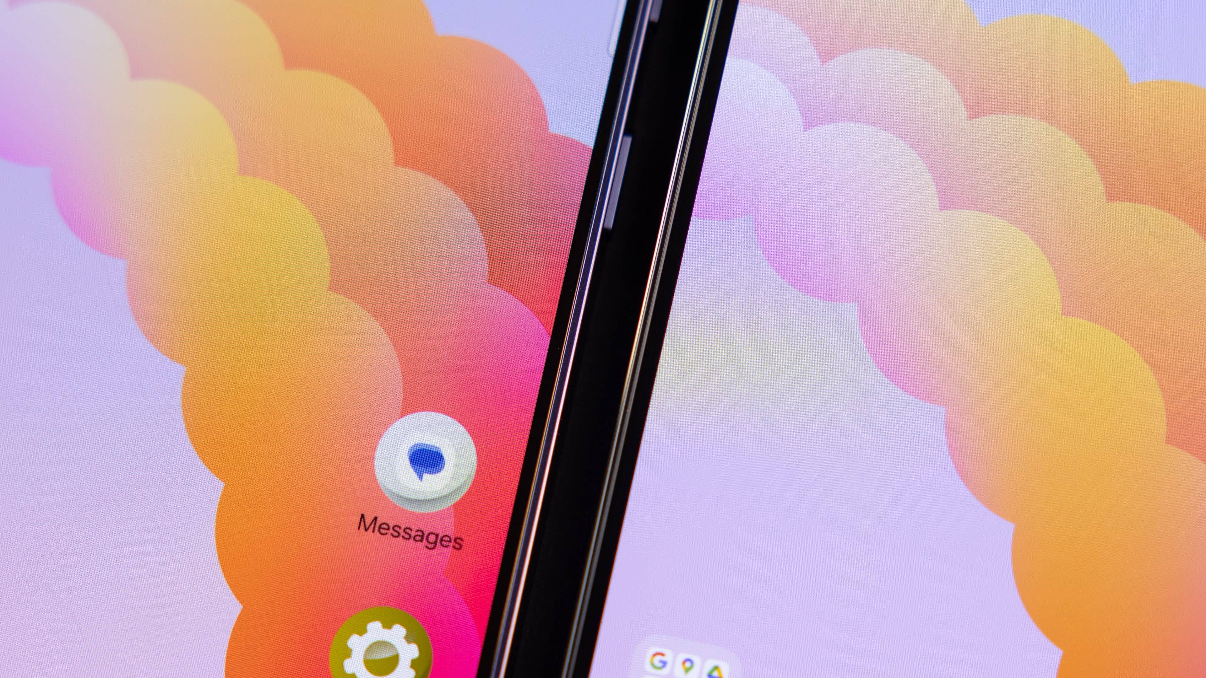 Samsung Galaxy S24 (left), next to the Xiaomi 14 (right)