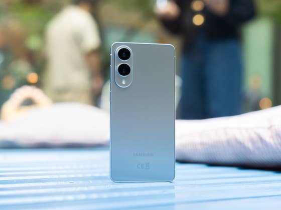Samsung’s Galaxy S25 Edge Is So Cheap Right Now You Might Skip the iPhone Air