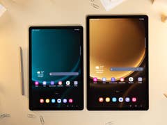 Galaxy Tab S9 FE (left) and Galaxy Tab S9 FE+ (right) side by side