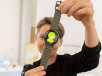 Samsung Watch 7 display in detail