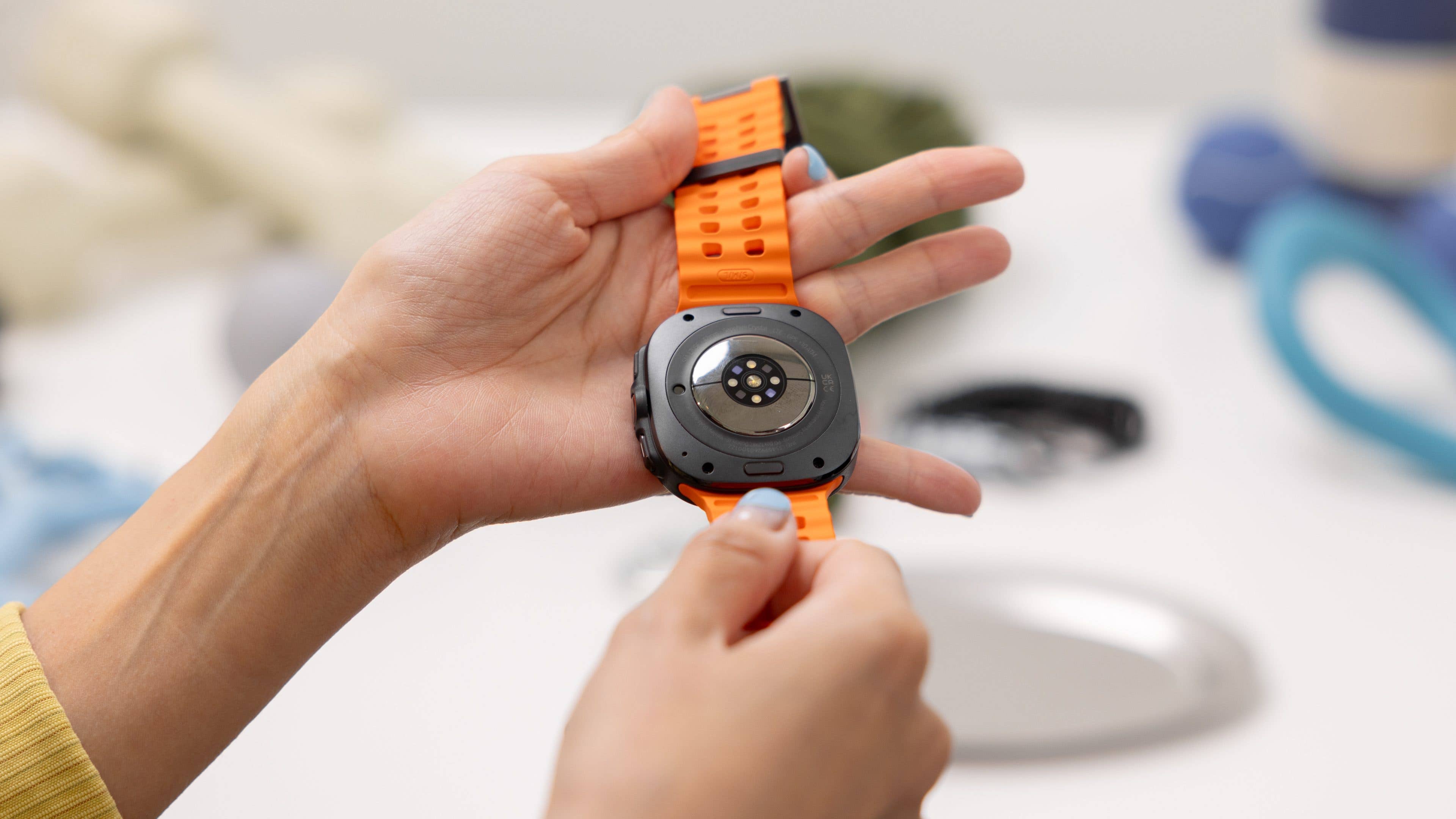 Samsung Watch Ultra BioActive sensor highlighted Samsung Watch Ultra BioActive sensor highlighted
