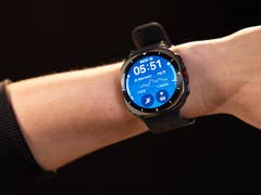 A person wearing the Samsung Galaxy Watch Ultra in the left wrist
