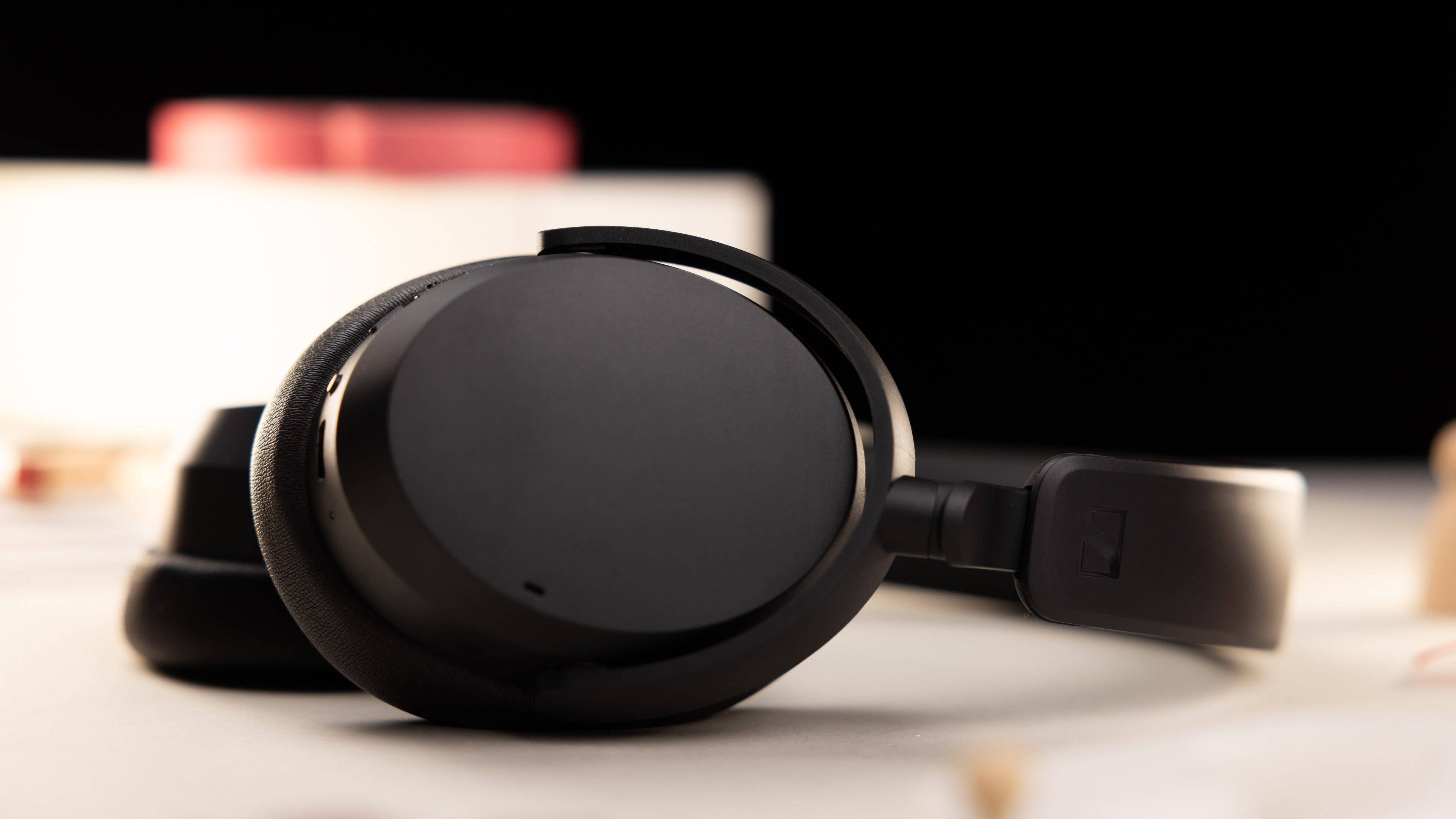 Sennheiser Accentum Wireless Review: Affordable and Reliable