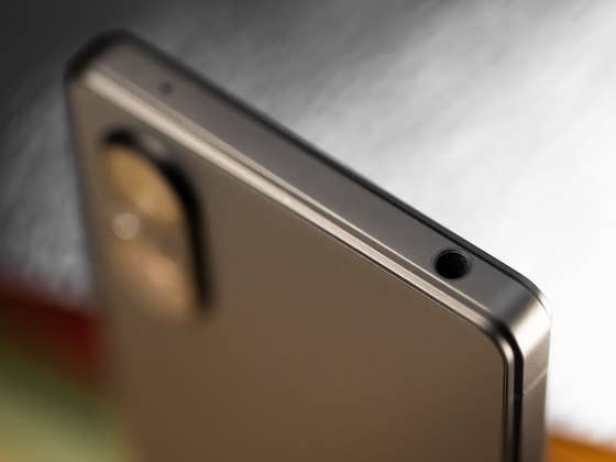 Sony Xperia 5 V Review: A Compact Mix of Old and New