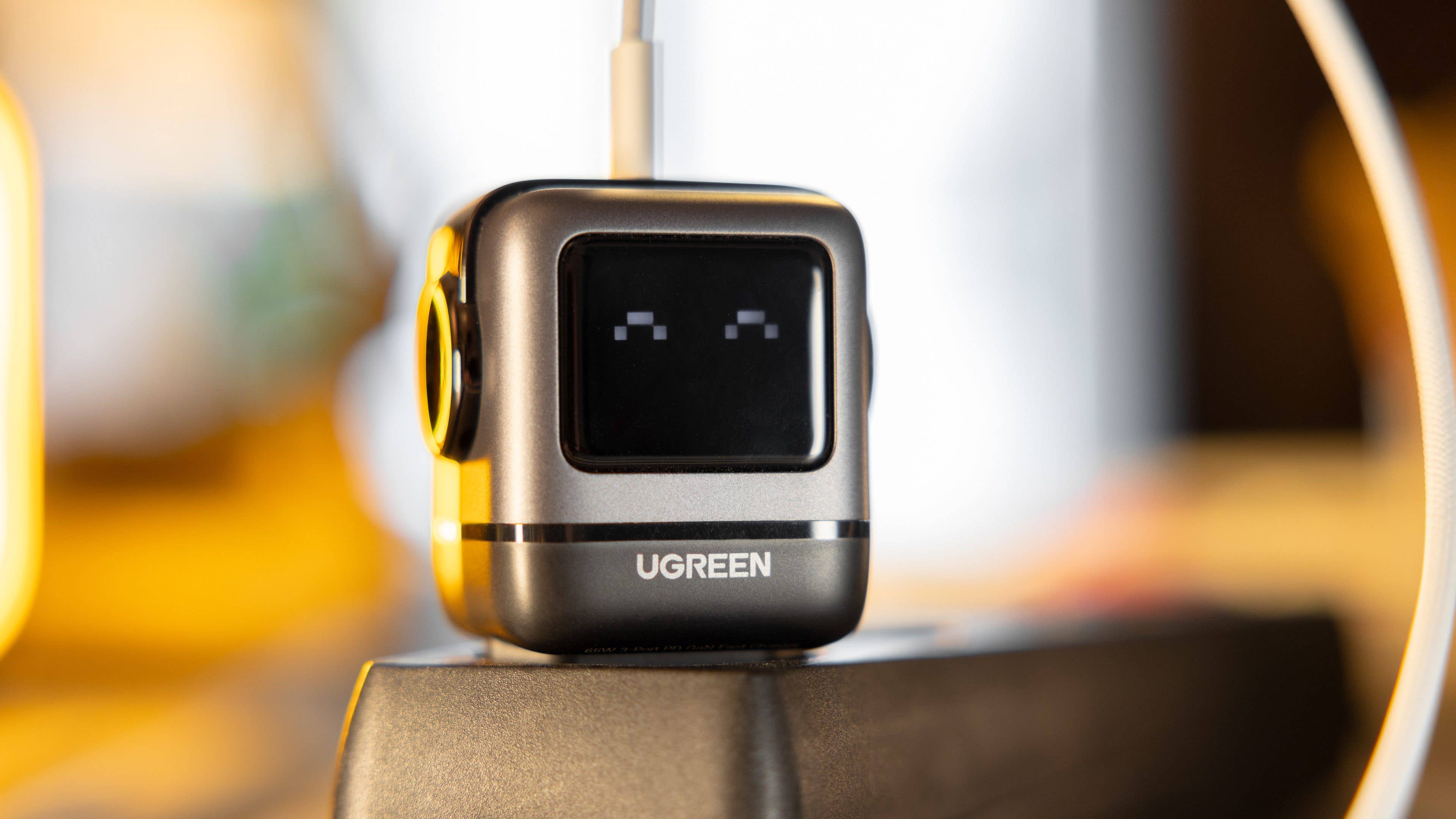 This is what the Ugreen Nexode Robot GaN charger looks like when it has finished charging a device. This is what the Ugreen Nexode Robot GaN charger looks like when it has finished charging a device.