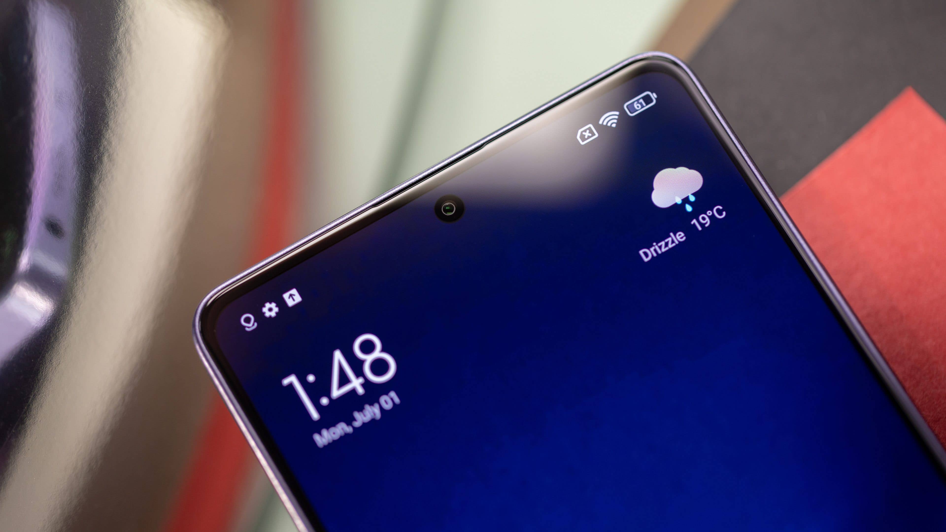 You get a premium look with the Poco M6 Pro thanks to its slim bezels and punch-hole camera. You get a premium look with the Poco M6 Pro thanks to its slim bezels and punch-hole camera.