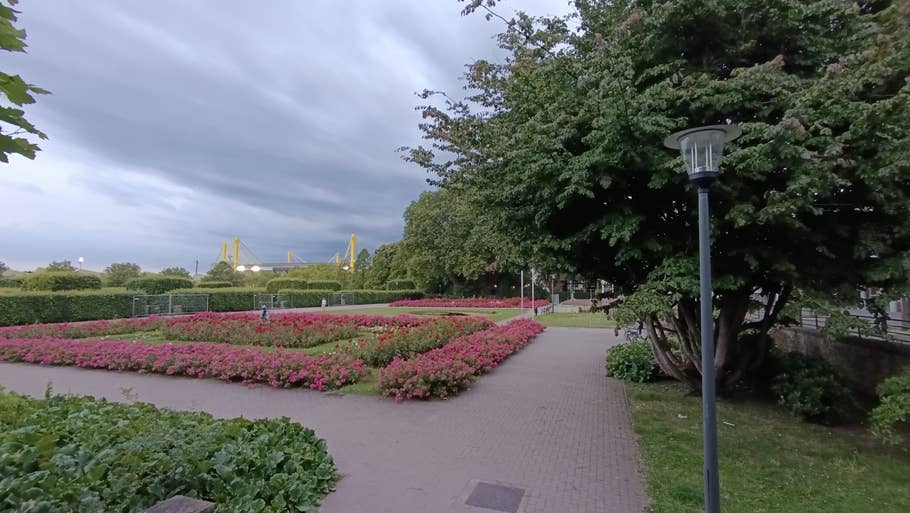 Poco M6 Pro sample photo