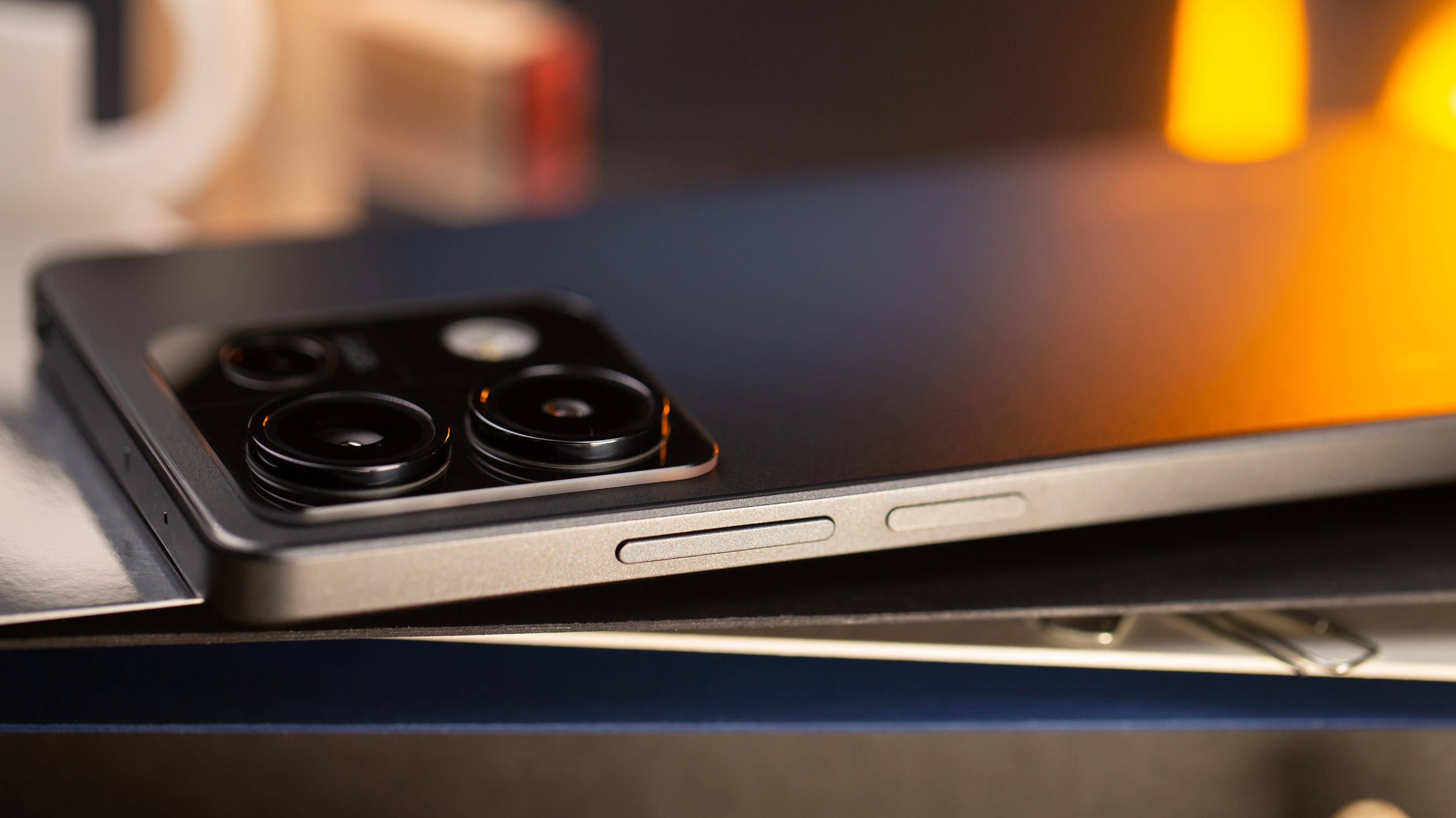 There is a less conspicuous camera hump behind.