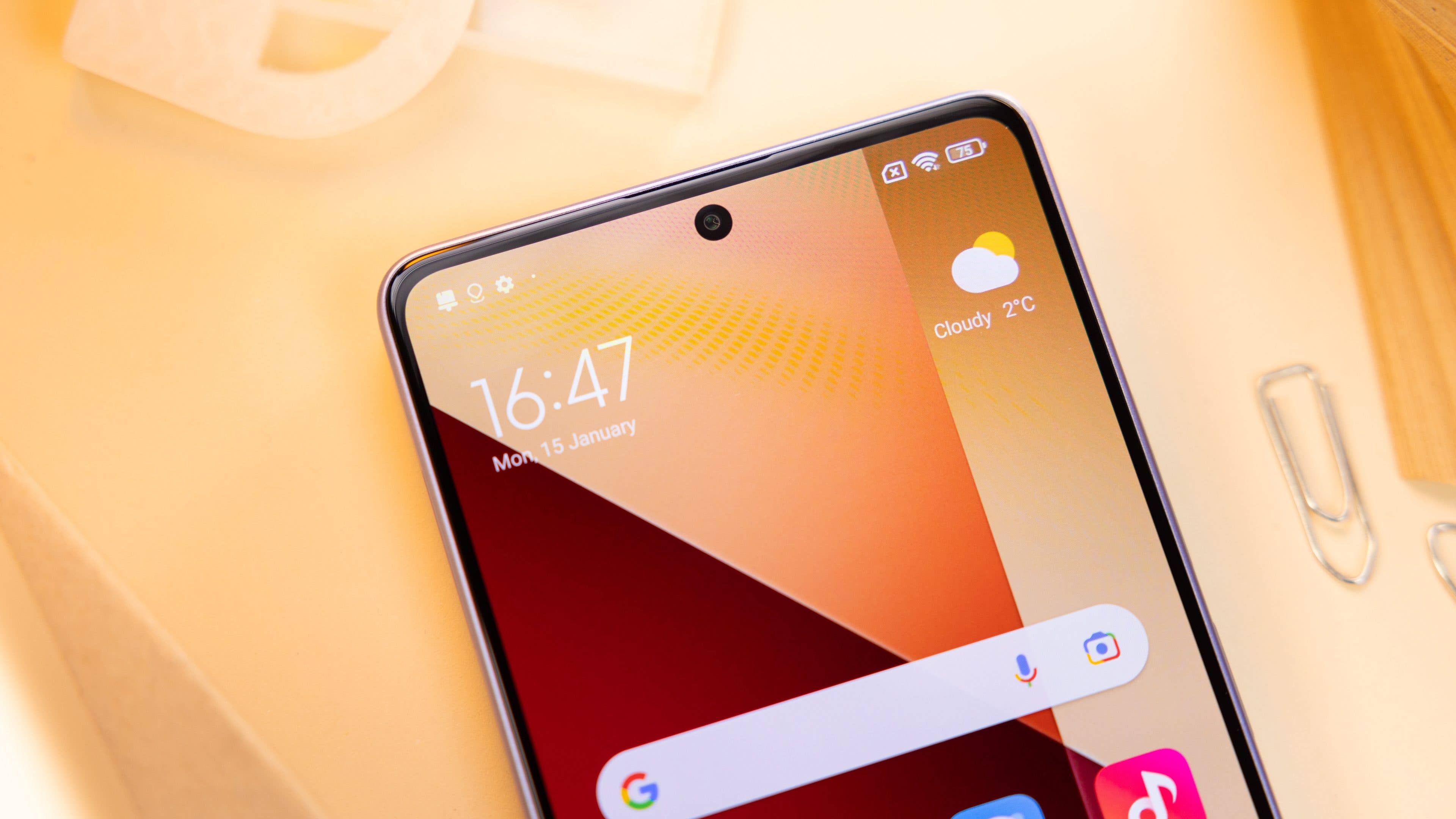 Redmi Note 13 Pro 4G display up close showing the centered selfie camera