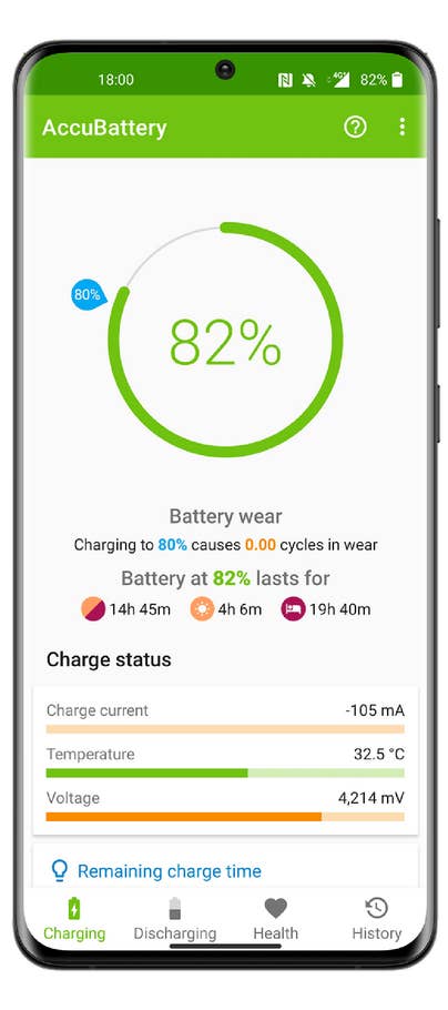 Battery status showing 82% charge, wear details, and charge current with temperature and voltage metrics.