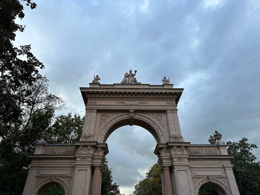 Apple iPhone 14 Pro Max sample photo