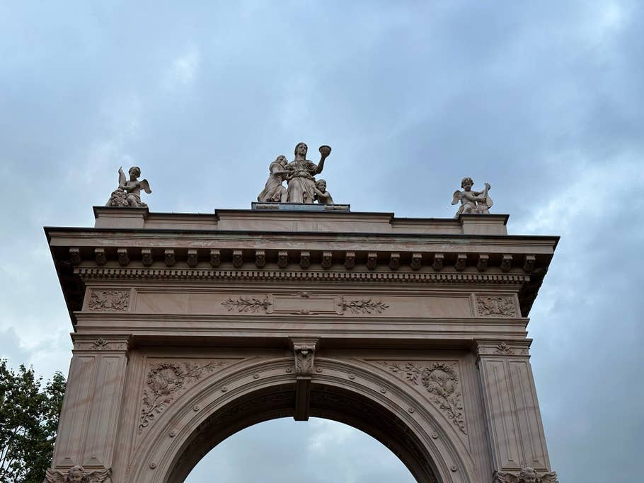 Apple iPhone 14 Pro Max sample photo