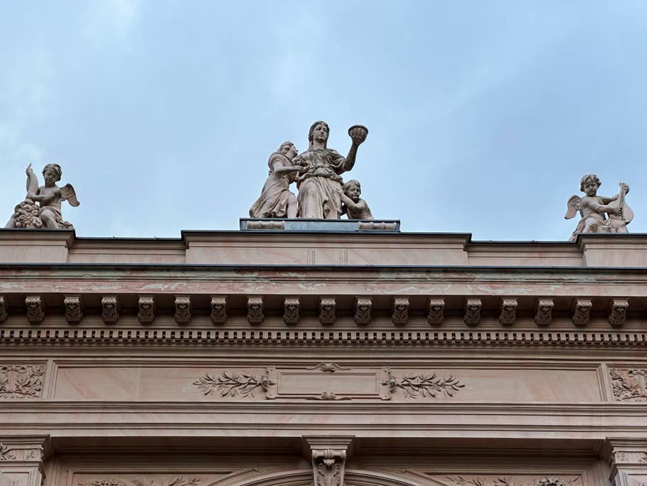 Apple iPhone 14 Pro Max sample photo