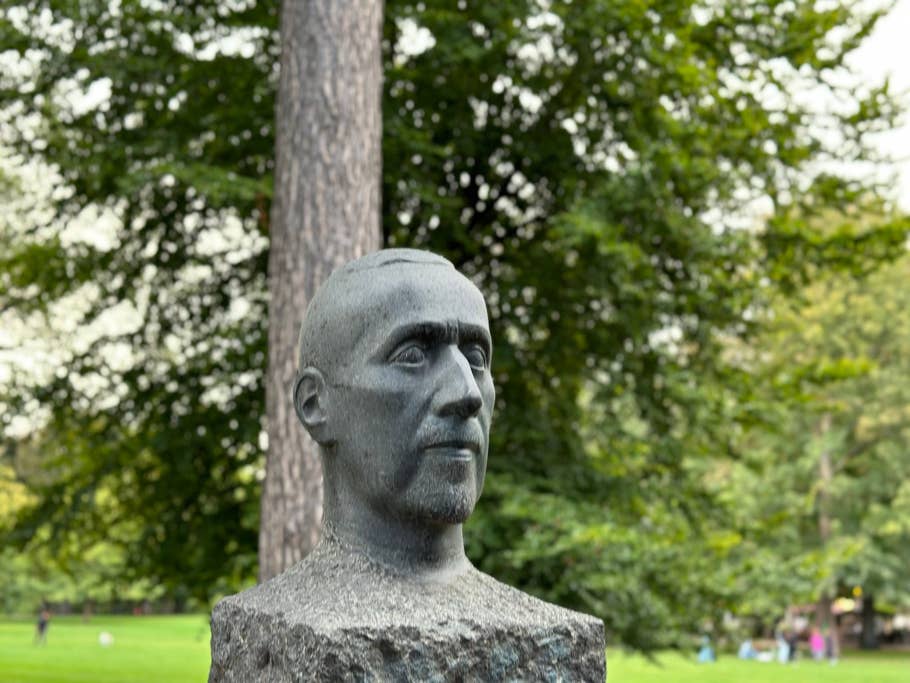 Apple iPhone 14 Pro Max sample photo