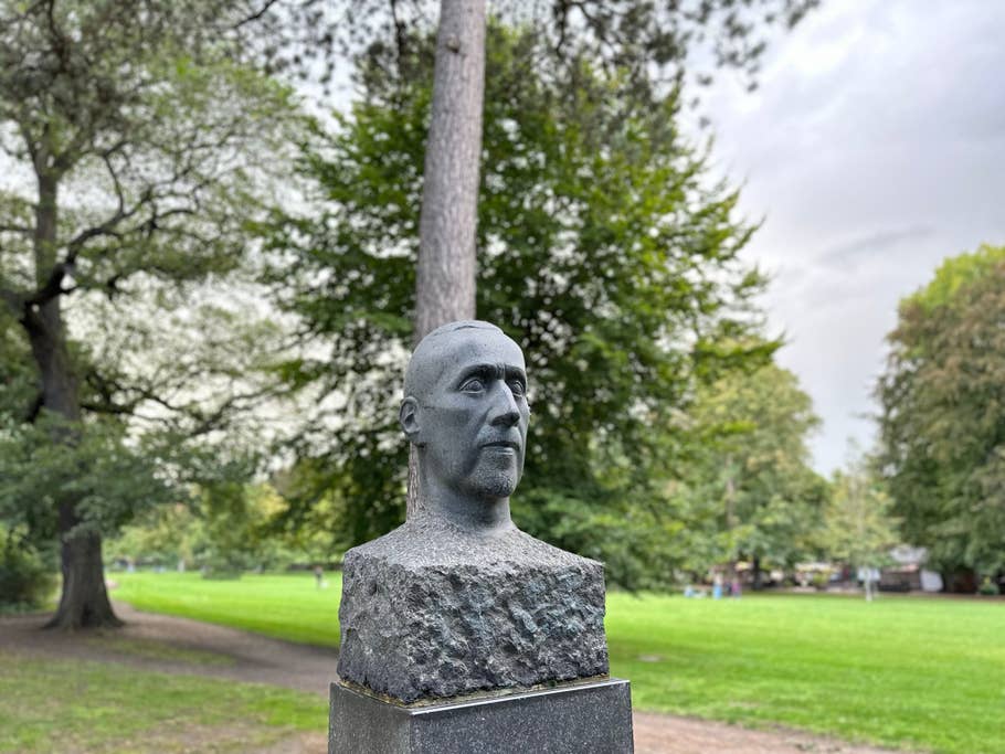 Apple iPhone 14 Pro Max sample photo