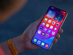 Apple iPhone 15 Plus display in detail