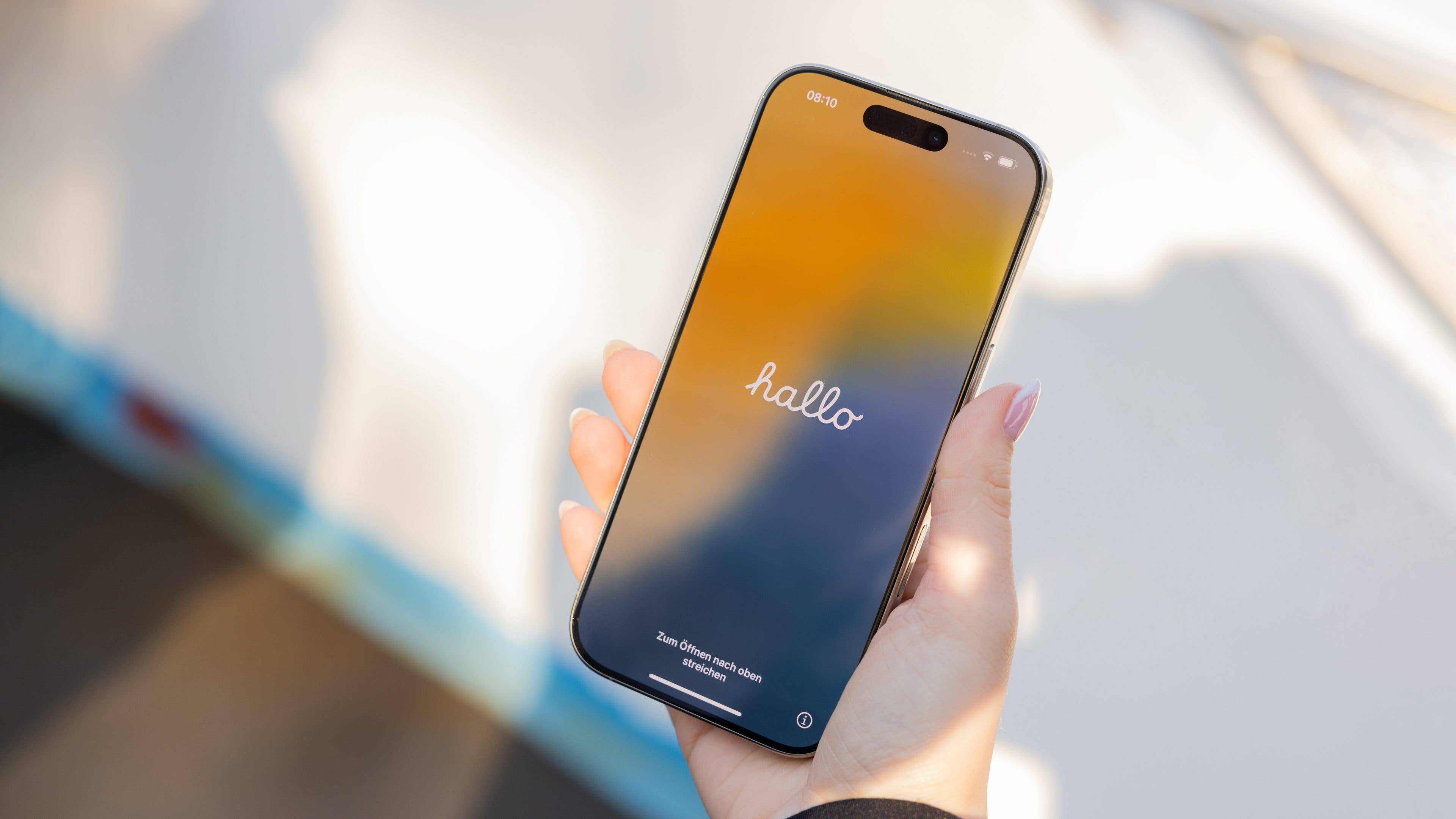 Apple iPhone 16 Pro Apple iPhone 16 Pro