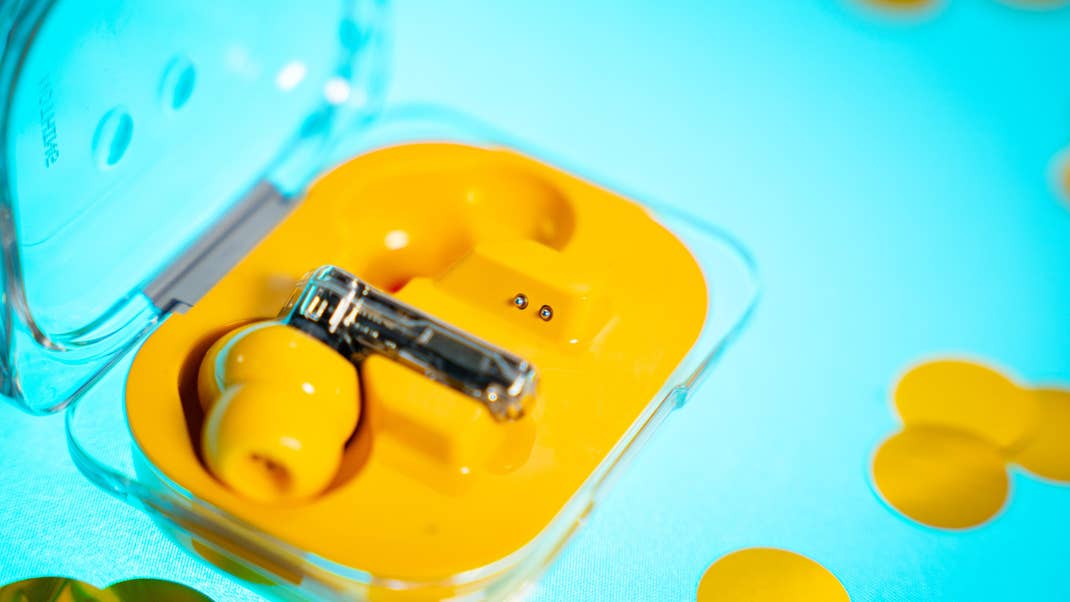 Connecting the earbuds to the charging contacts take some getting used to.