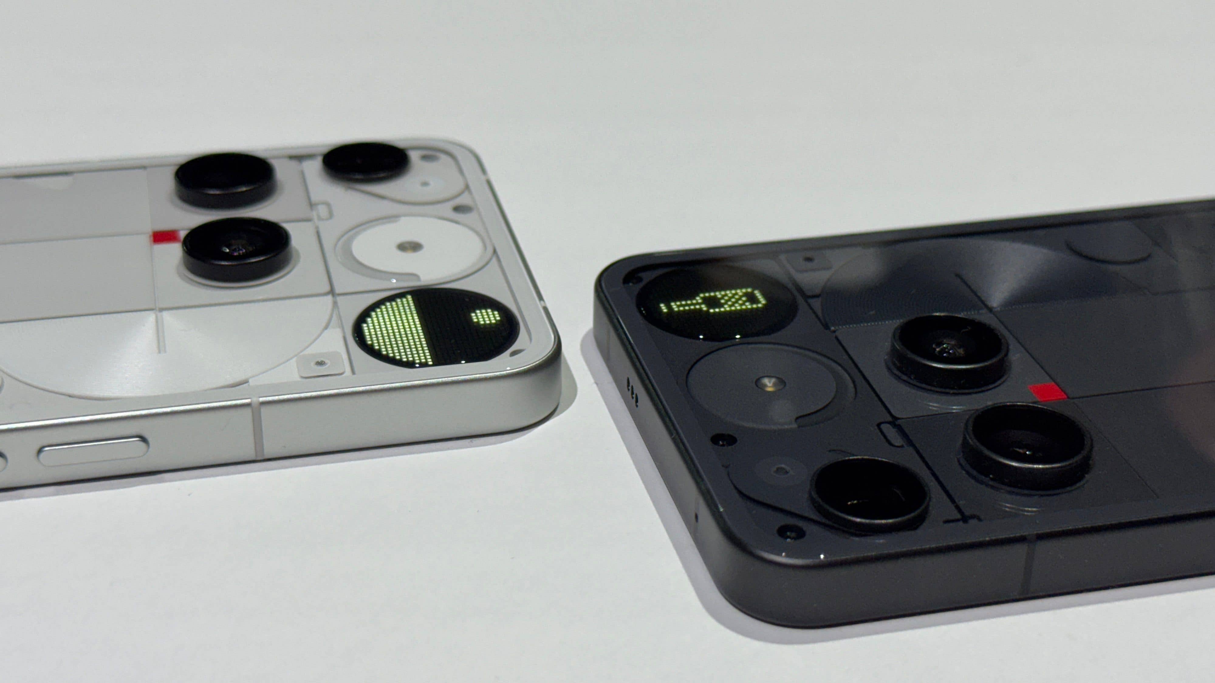 The cameras and Glyph Matrix.