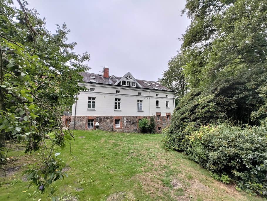 Nothing Phone (1) sample photo