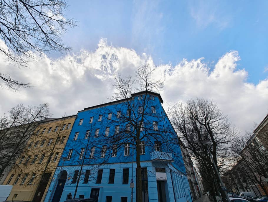 Daytime photo taken by the Nothing Phone 2(a)