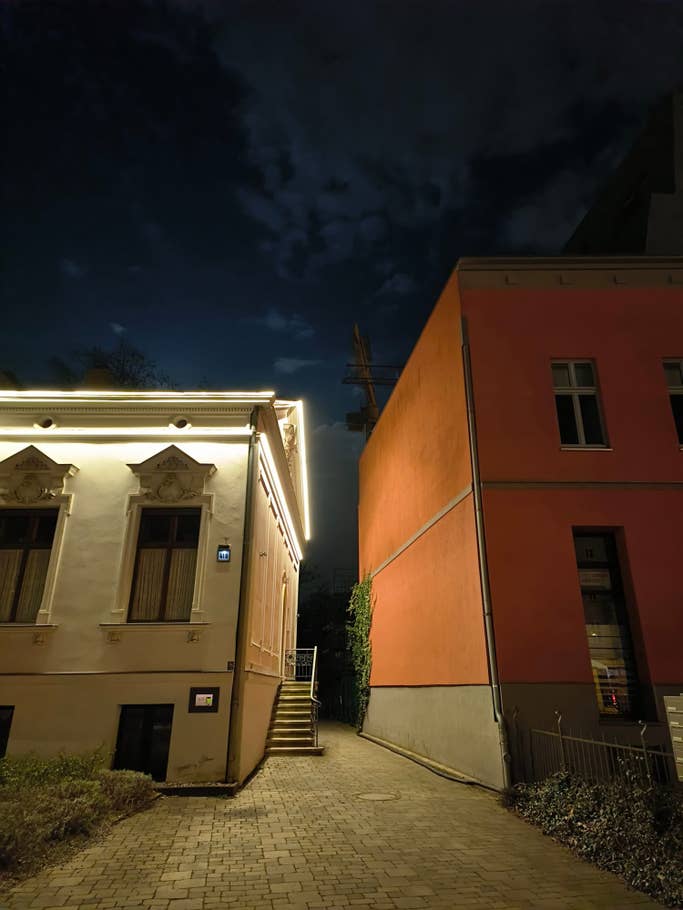 Oppo Find N2 Flip - sample