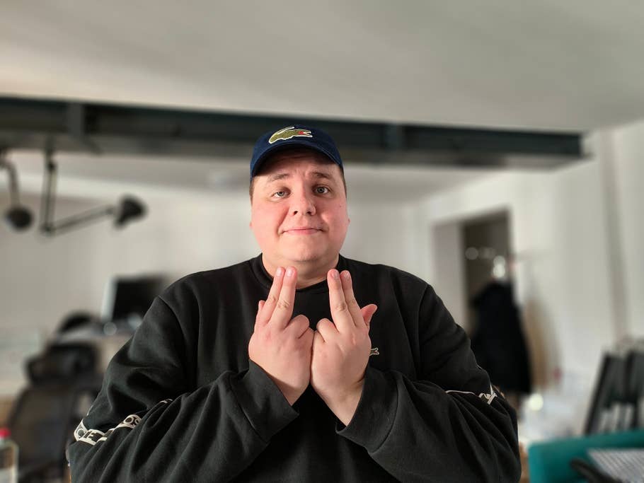 Oppo Find N2 Flip - sample